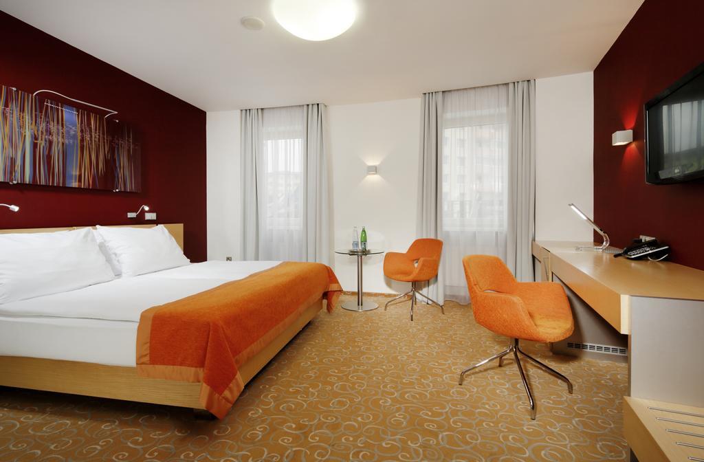 Orea Hotel Atrium Otrokovice Kamer foto